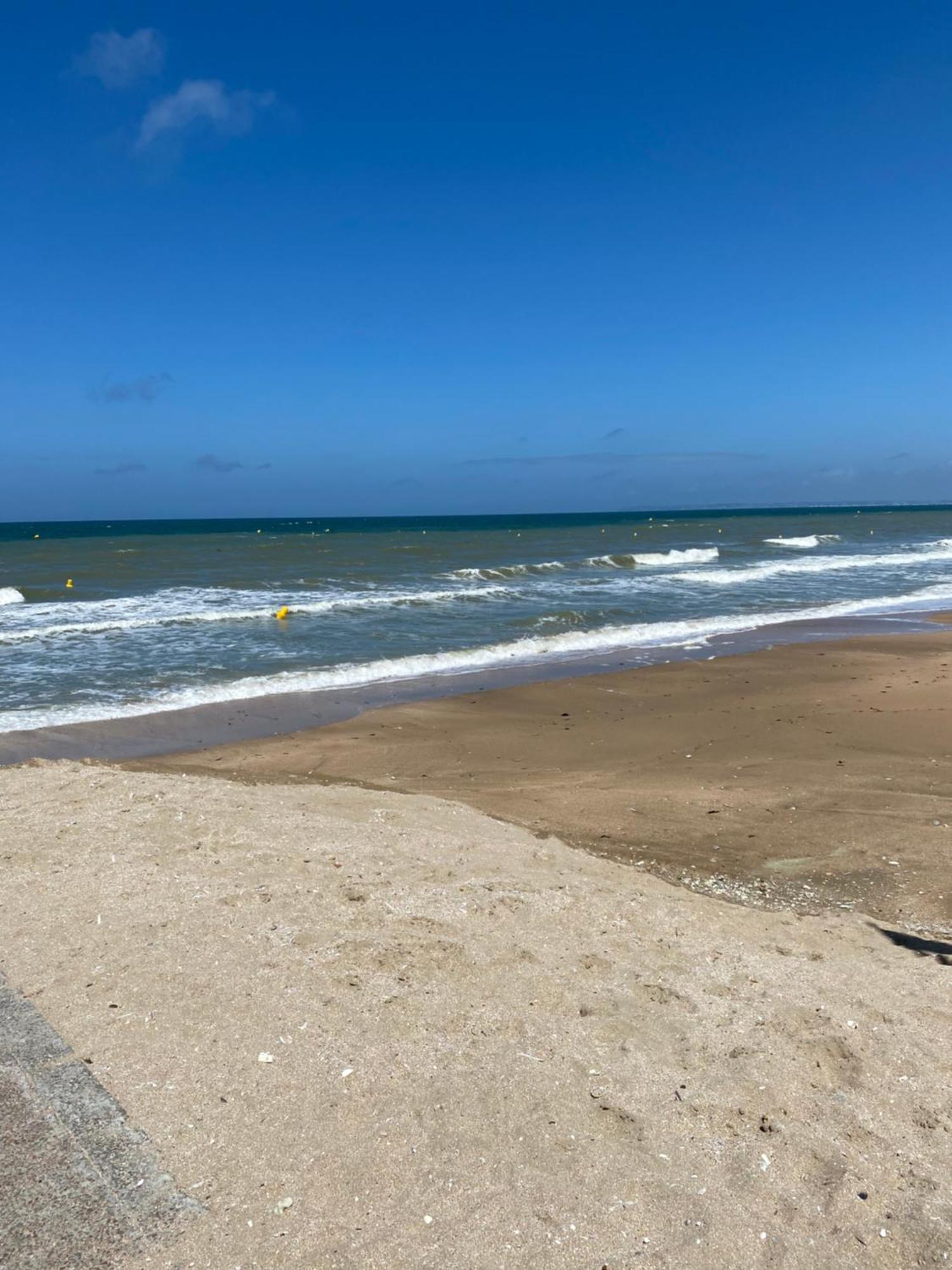 Appartement 65M2 Avec Balcon Vues Partielles Mer A 150M De La Plage Et Centre, Wifi Et Parking Prive Blonville-sur-Mer Exterior foto