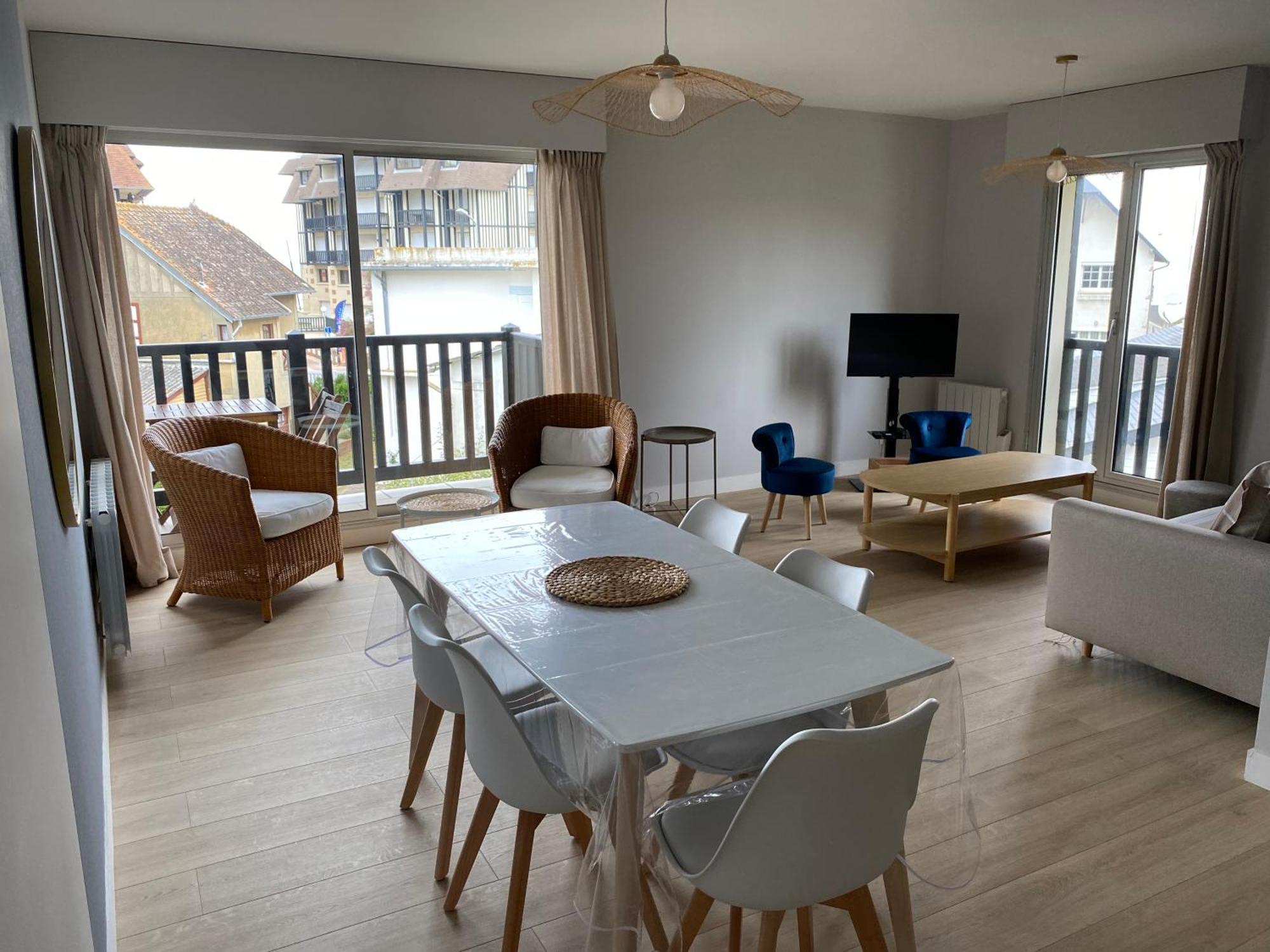 Appartement 65M2 Avec Balcon Vues Partielles Mer A 150M De La Plage Et Centre, Wifi Et Parking Prive Blonville-sur-Mer Exterior foto